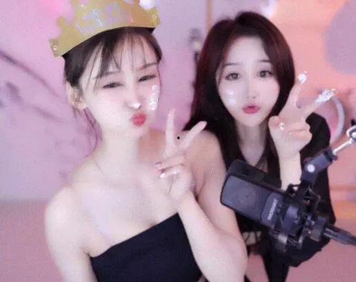 国内女主播双人